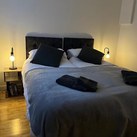 Cozy 1 Bedroom Basement Flat 런던 외부 사진